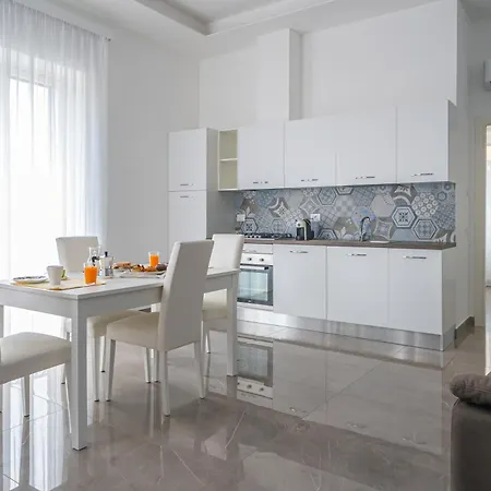 Residenza Palazzo Migliaccio * Вико-Экуенсе